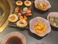 -铭牛烧肉·和牛海鲜自助(高新月牙湖店)