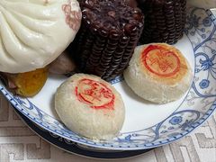 腌笃鲜肉月饼-泸溪河桃酥(秦淮新街口店)