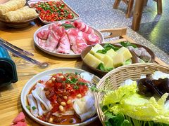 -黔二妞地摊火锅(龙华清湖店)