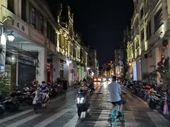 -海口骑楼小吃街