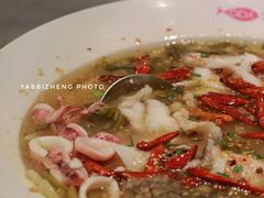 招牌酸菜鱼-姚姚酸菜鱼·金戈戈香港豉油鸡(喜荟城联名店)