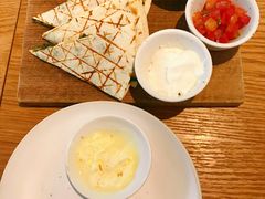 -ROAST coffee & eatery