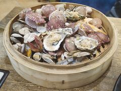 必点菜一筐海鲜-鲜小岛·铜锅涮肉