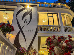 -Mark&Mars Restaurant