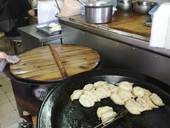 -黄阿姨锅贴大王(万航渡路店)