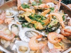 -老东镇啤酒屋海鲜加工·蒸汽海鲜·海鲜烧烤(台东店)