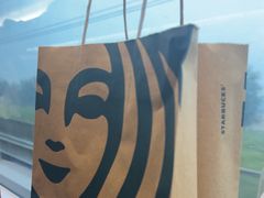 -星巴克(上海虹桥站2A检票口)