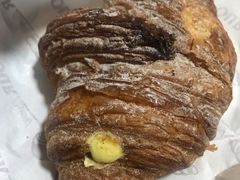 泡芙羊角-OUR Bakery(SKP-S店)