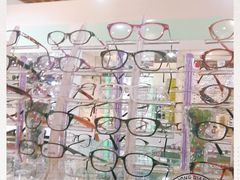 -三叶眼镜城批发市场(上海火车站店)