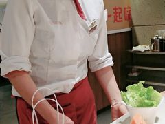 -海底捞火锅鲜切牛肉主题店(长寿路店)
