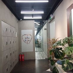 -CASTER跳舞俱乐部
