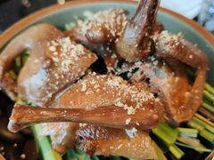 盐焗香茅乳鸽-小运河·公馆(国贸店)