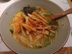 -百春原湖南牛肉粉(百联世纪店)