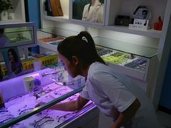 -提一眼镜·蔡司·依视路(小寨店)