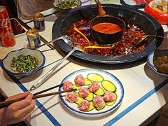 -爱你您·自家鱼塘·活水喷泉鱼火锅(八里店)
