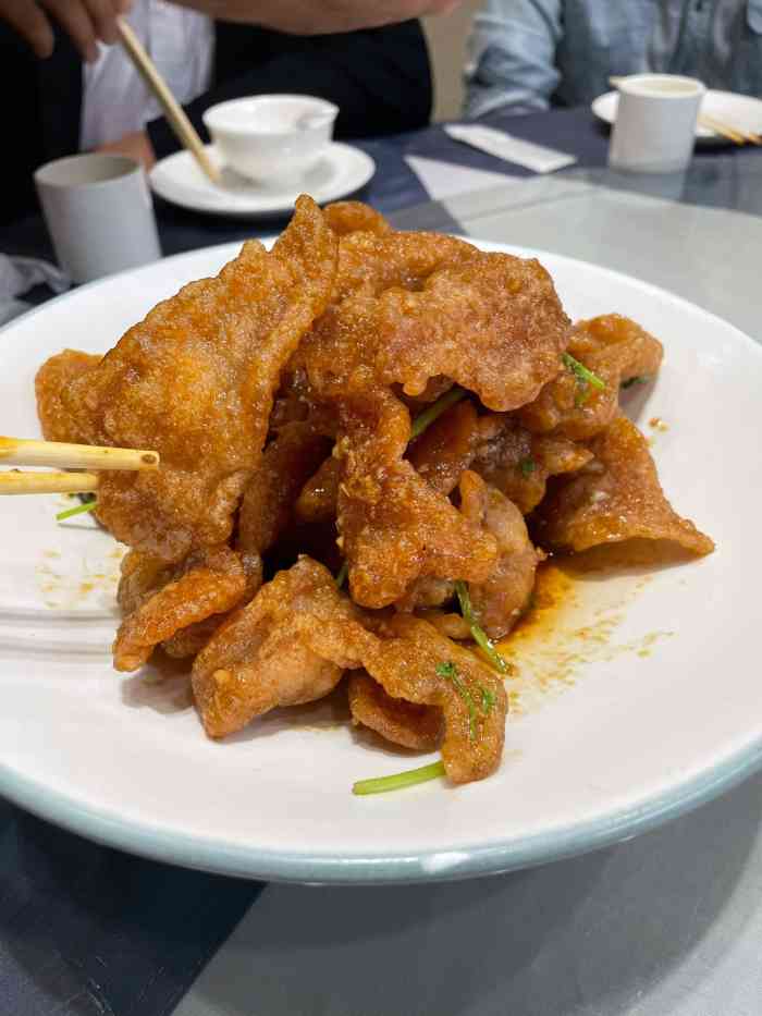 宴宾楼(昭乌达店)-"对夹炒鸡好吃,比别的地方贵但确实与众不同.