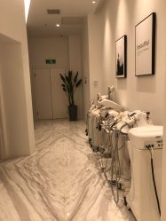 -微笑雨嘉造型护肤