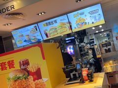-麦当劳(汉口火车站候车室店)