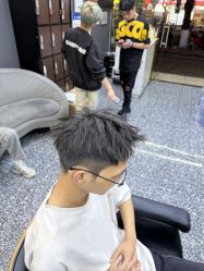 -藤野造型专业烫染接发