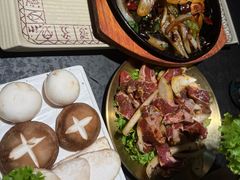 -七甲山烤肉(长白山奇石山珍根艺一条街店)
