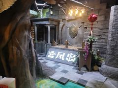 -暴风岛沉浸式体验馆(百联世纪店)