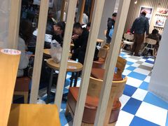 -85度C(生甜甜圈研究工坊·上海平凉店)