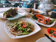 -大树下海鲜饭店
