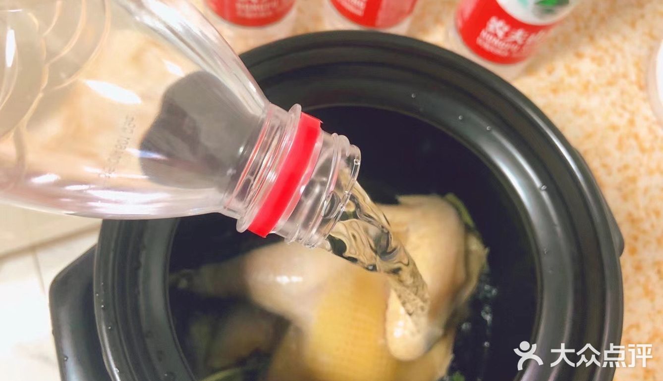 一锅自制鸡汤 （矿泉水）