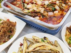 -丹水桥地锅鱼·翘嘴鲌·地方特色全鱼宴(丹江口大坝店)