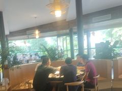 -茅草房·河畔园林火锅