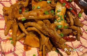 Pickled Chicken Feet with Local Bull