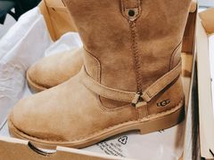 -UGG(燕莎奥特莱斯购物中心店)