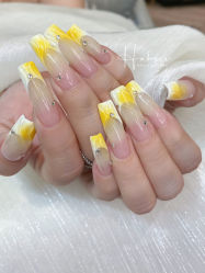 -花岐款式专研健康美甲沙龙
