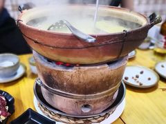 港式钙骨打边炉-红尘酒肉小馆