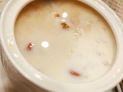 冰糖雪耳桃胶奶-广信牛奶甜品世家(台东店)