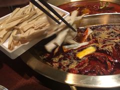 -重庆爽翻天老火锅(临平万达广场店)