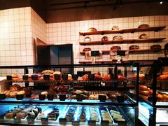面包甜点陈列柜-81BAKERY(大学路店)
