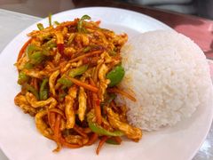 鱼香鸡丝盖饭-臻味斋