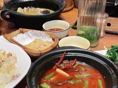 -老滇山寨•云南特色菜•地方菜•民族风情歌舞表演(金碧店)