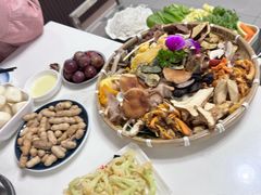 -野菌王•养生汤锅•野生菌火锅(大理漾濞路店)