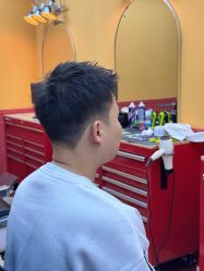 -Devilhands Barbershop男士理容店