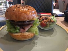 牛肉培根汉堡-遇见西木美式餐厅(体育路店)