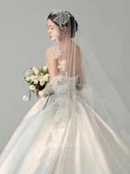 -雪中彩影婚纱摄影·微光艺术中心