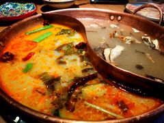 -洱火云南酸菜牛肉火锅(石景山当代商城店)