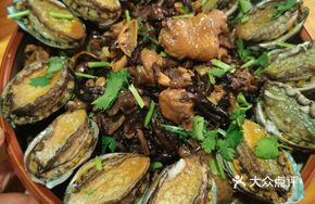 Braised Abalone with Chicken