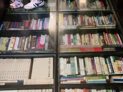 -钟书阁(松江泰晤士小镇店)