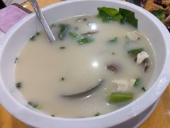 白贝芥兰豆腐汤-鹏城人家海鲜酒家·23年老字号(较场尾店)
