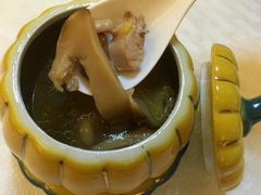 -山珍王国·云南野生菌石锅鱼