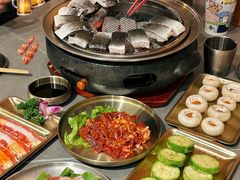 -围炉肉舍丹东海鲜烤肉·烤活鳗(步行街店)