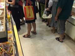 等位区-长发西饼(临顿路店)